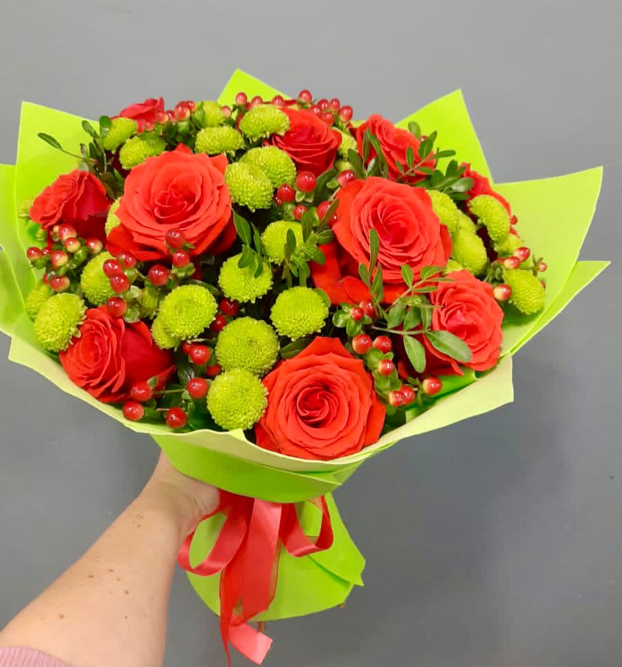 Букет цветов из: Хризантемы и Розы в Ярополец