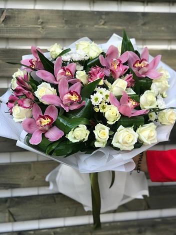 Букет цветов из: Розы и Хризантемы в Ярополец