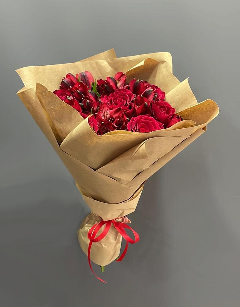 Букет цветов из: Альстромерии и Розы в Ярополец