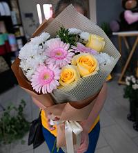 Букет цветов из:  Герберы, Розы и Хризантемы в Ярополец
