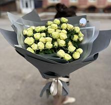 Букет Белые кустовые розы Солинеро в Ярополец