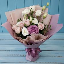 Букет цветов из:  Розы и Лизиантусы в Ярополец