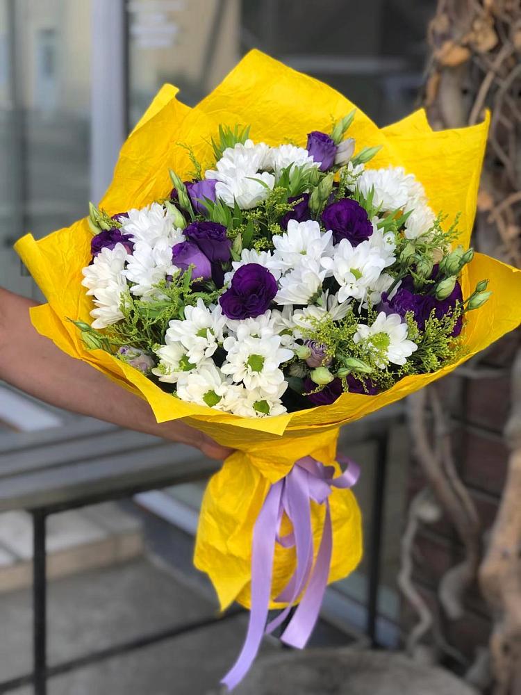 Букет цветов из: Ирисы, Хризантемы и Ромашки в Ярополец