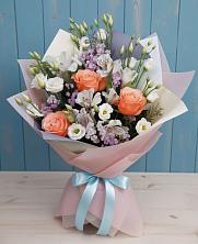 Букет цветов из:  Лизиантусы, Розы, Альстромерии и Гипсофила в Ярополец