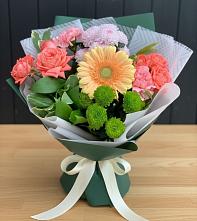 Букет цветов из:  Гвоздики, Розы, Герберы и Хризантемы в Ярополец