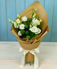 Букет цветов из:  Хризантемы и Лизиантусы в Ярополец