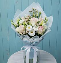 Букет цветов из:  Розы и Лизиантусы в Ярополец