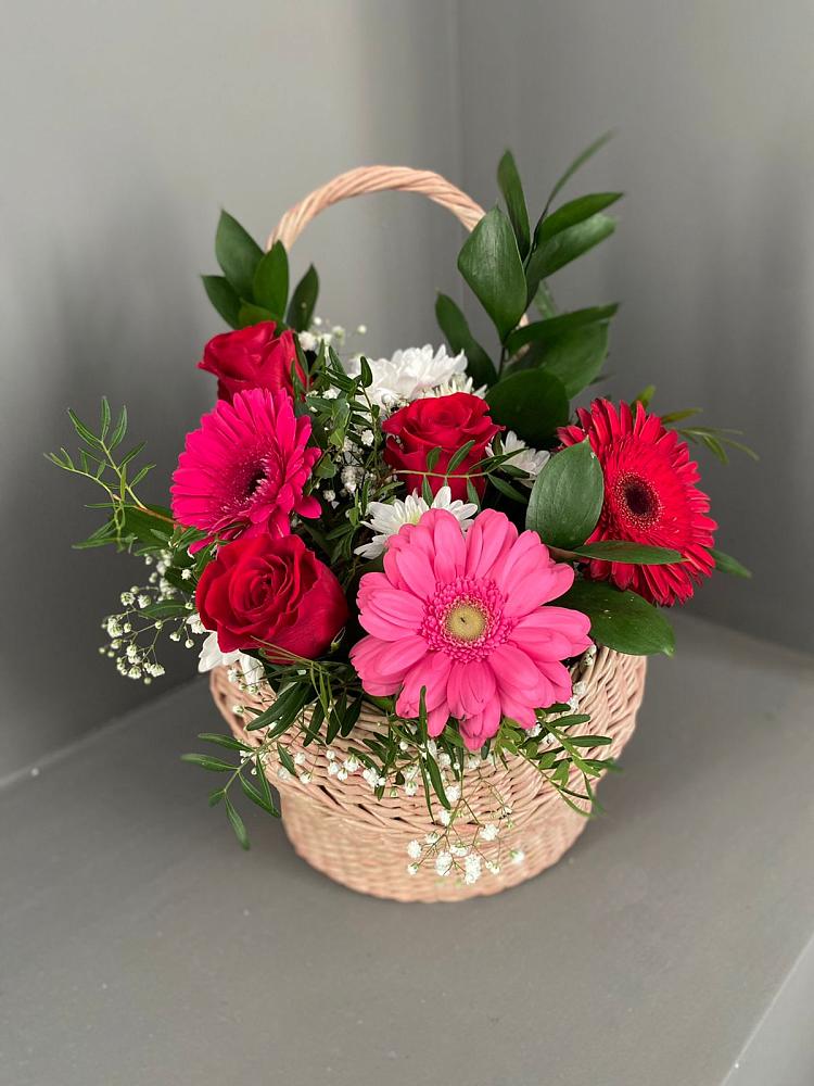 Цветочная композиция из Розы, Хризантемы и Герберы в корзине в Ярополец