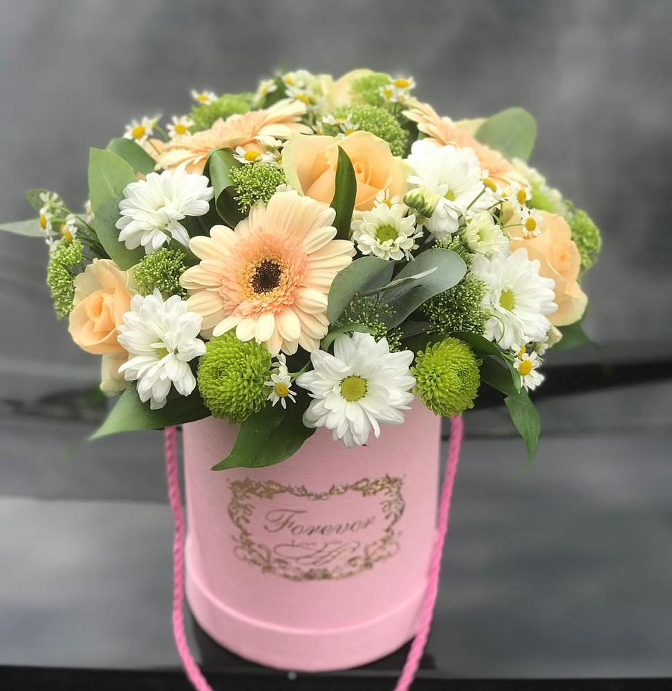 Цветочная композиция из Розы, Герберы и Хризантемы в шляпной коробке в Ярополец